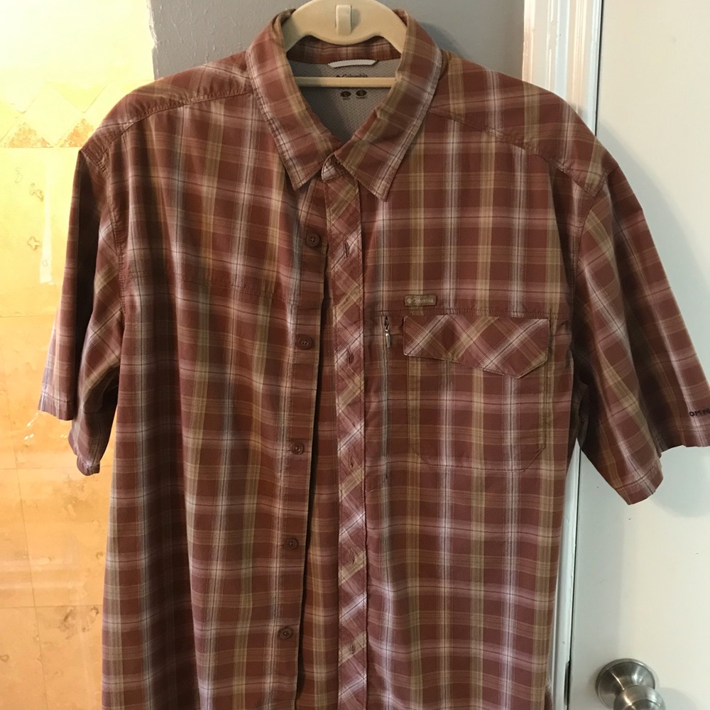 Columbia Short Sleeve Shirt Omni Dry Size: L